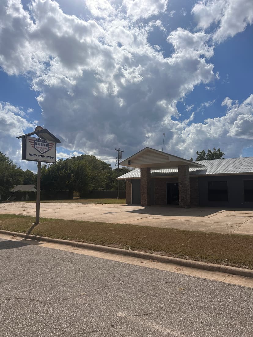 Elmore City Shop